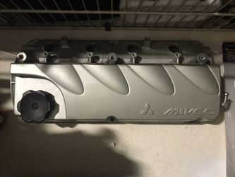 2008 Mitsubishi Eclipse Valve Cover