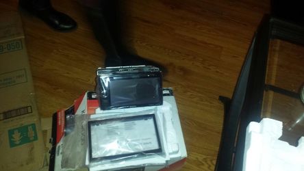 Kenwood old pics but not new like new don't have the box either
