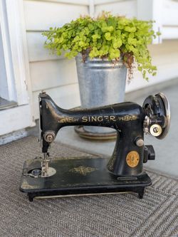 Singer electric sewing machine