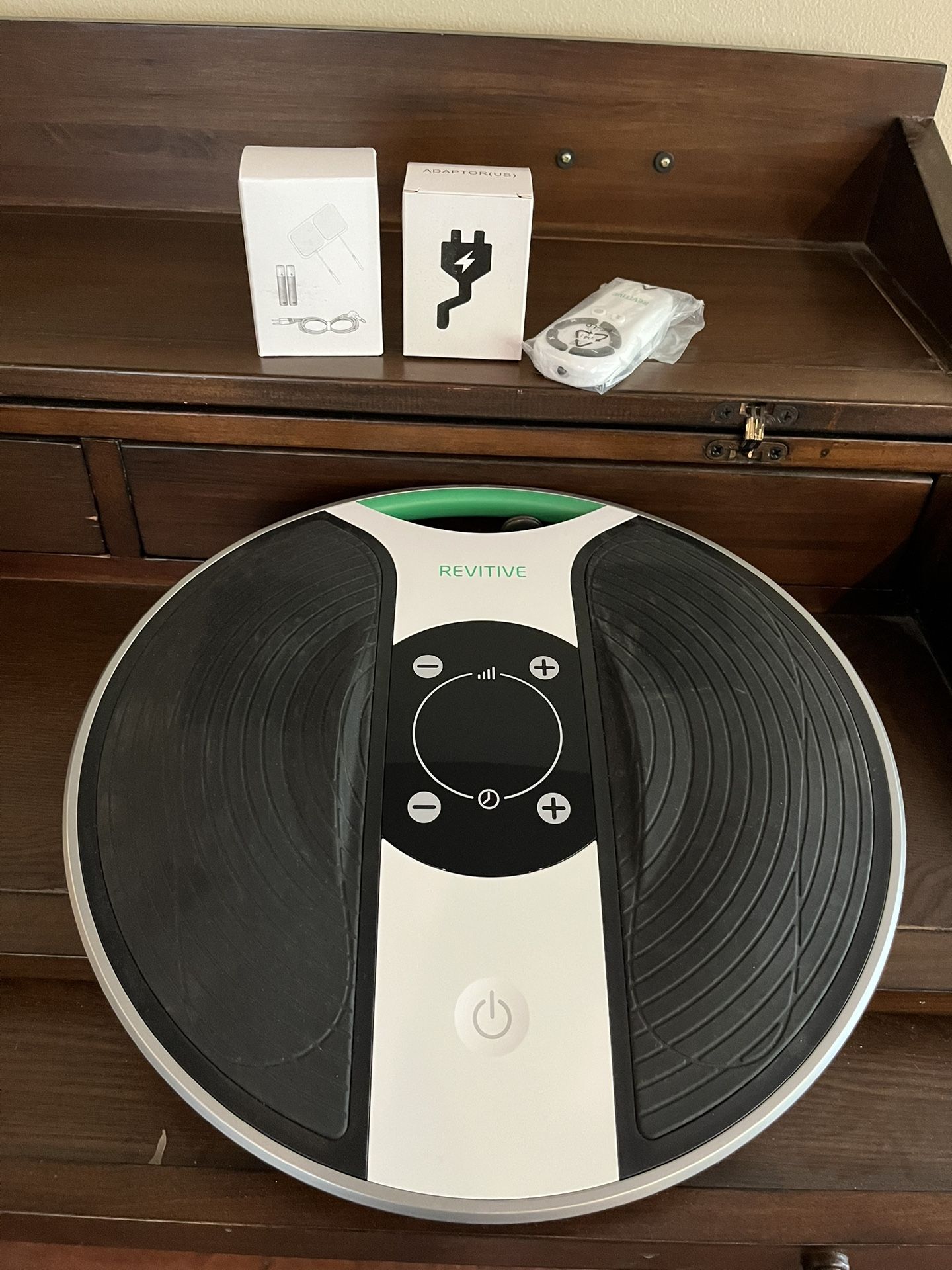 Revitive Medic Knee Circulation Booster, a device designed to relieve knee pain and improve circulation New!