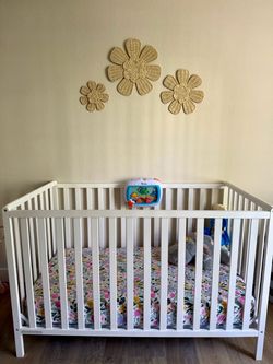 Delta Heartland 4-in-1 Convertible Crib + Sealy Premium Crib Mattress - White