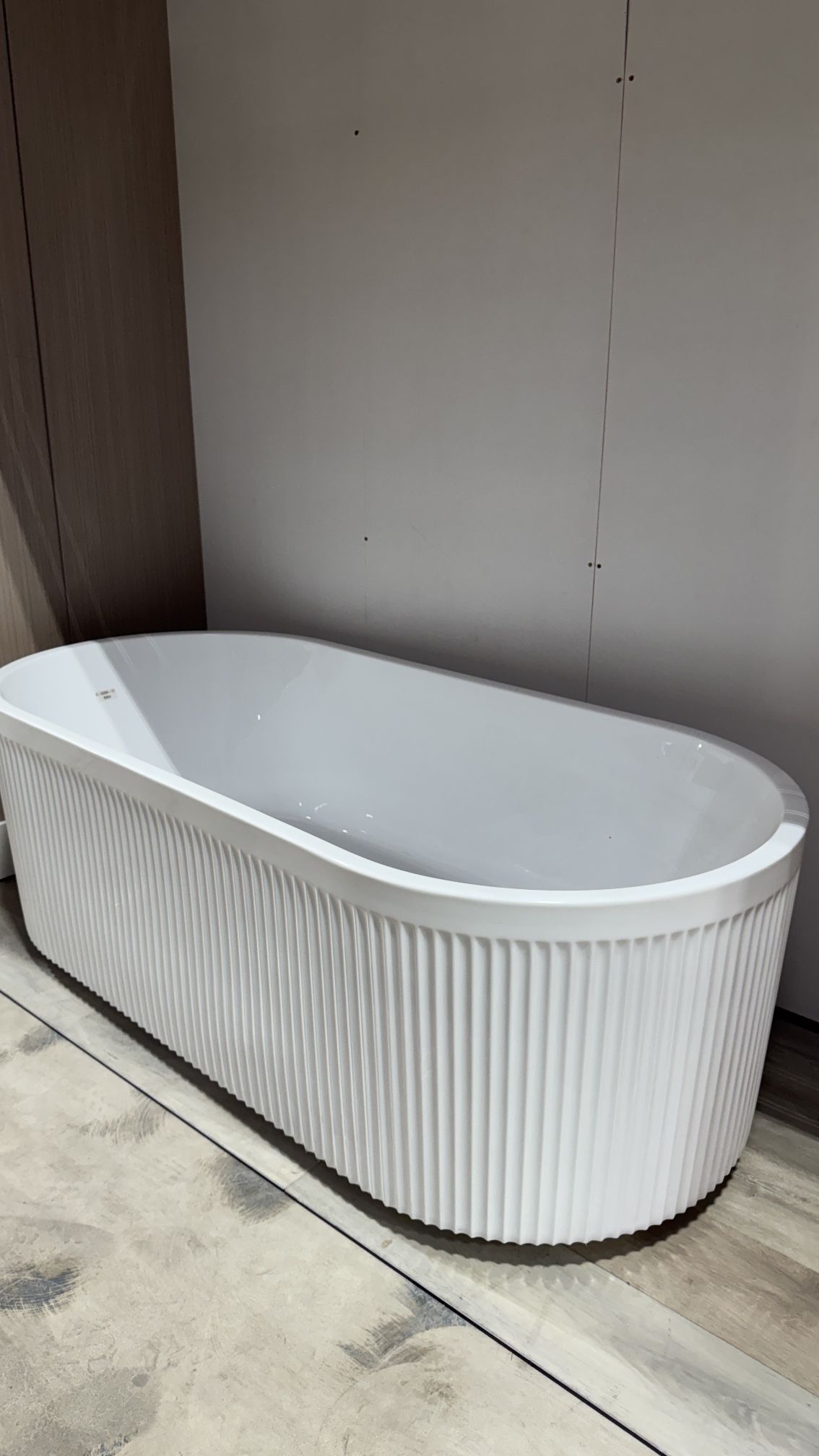 $432 Bathtub White Acrylic