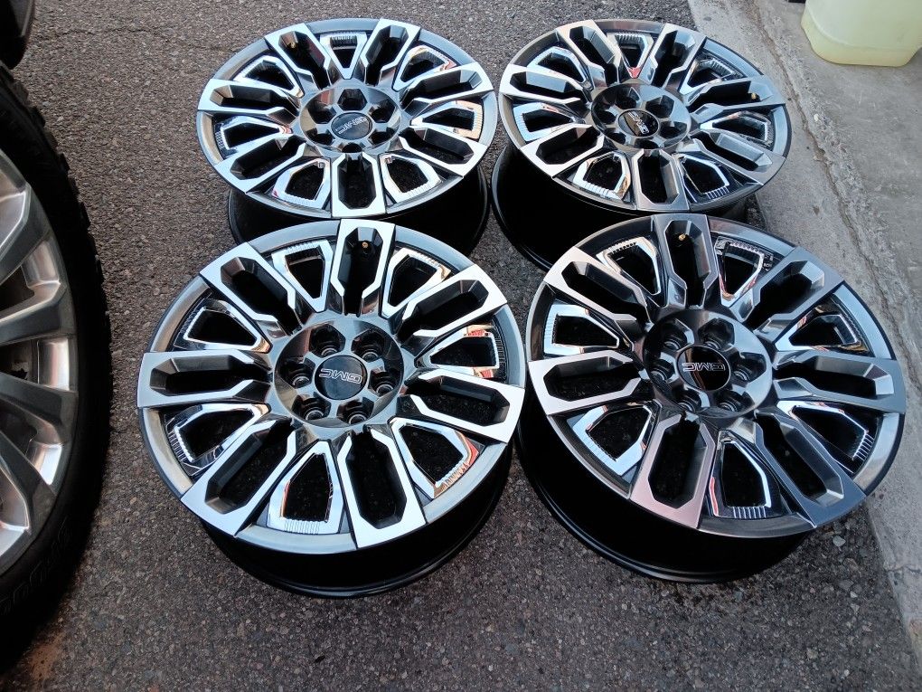 2025 NEW OEM ORIGINAL TAKEOFFS GMC YUKON DENALI ULTIMATE 22 INCH ONLY WHEELS $ 1750 FIRM. 