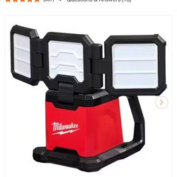 Milwaukee 4500 Lumens Rover Triple Panel Light 