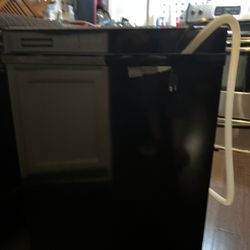 Whirlpool Gold Quiet Partner III Dishwasher Like New 