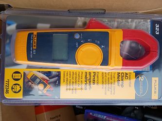 Fluke 323 Clamp Meter