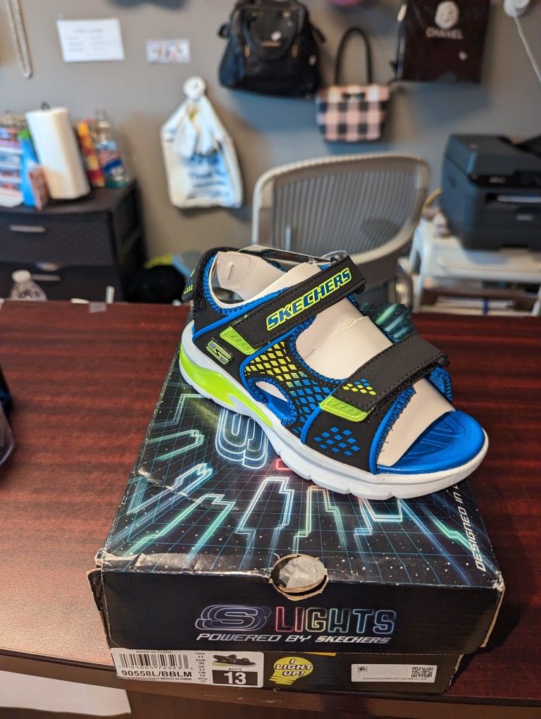 New Boy's Skechers Size 13 Light Up Sandals
