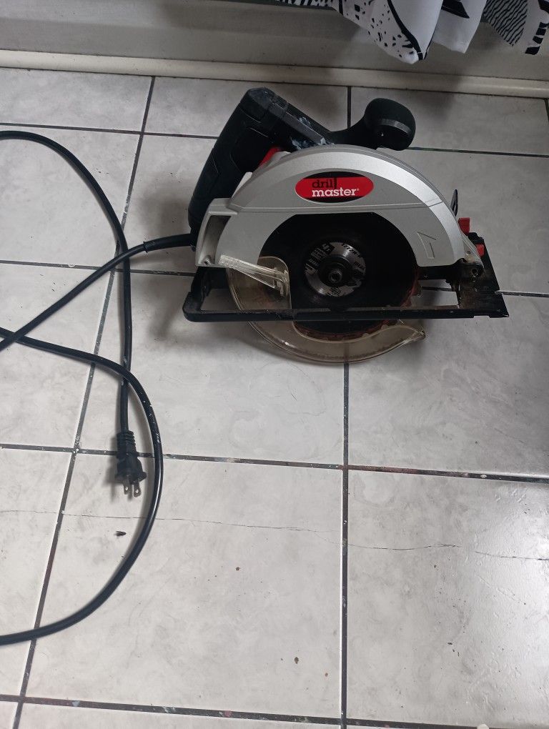 DRILL MASTER 10 Amp 7-1/4 in. Circular Saw