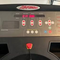 T9 Life fitness Treadmill With Flex Deck