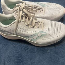 Sauconyanvara 15  Size 10