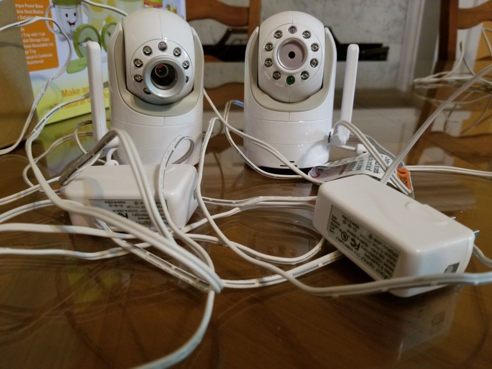 Infant Optics DXR-8 Video Baby Monitor + Extra Camera + Wide Angle Lens