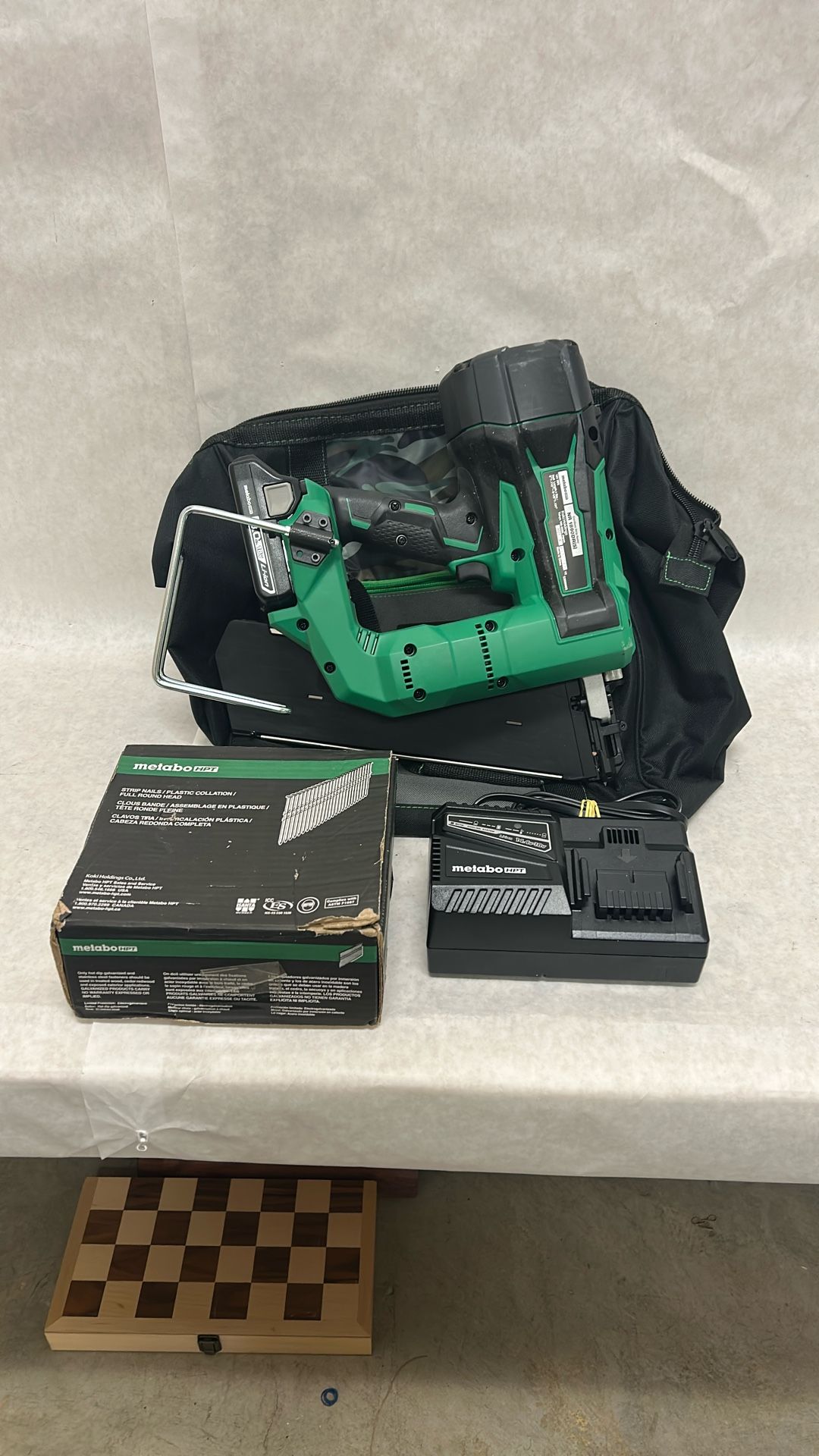 Mathambo Nr1890Dr Strip Nailer 18 V 2 Inch Up To 3 1/2 inch with battery charger case