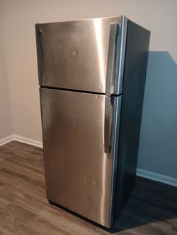 Stainless Steel Top-Freezer Refrigerator