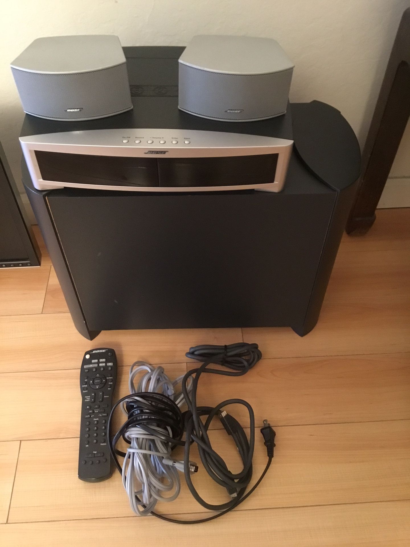 BOSE 321 Series ll System with Remote( $150 Cash Only )