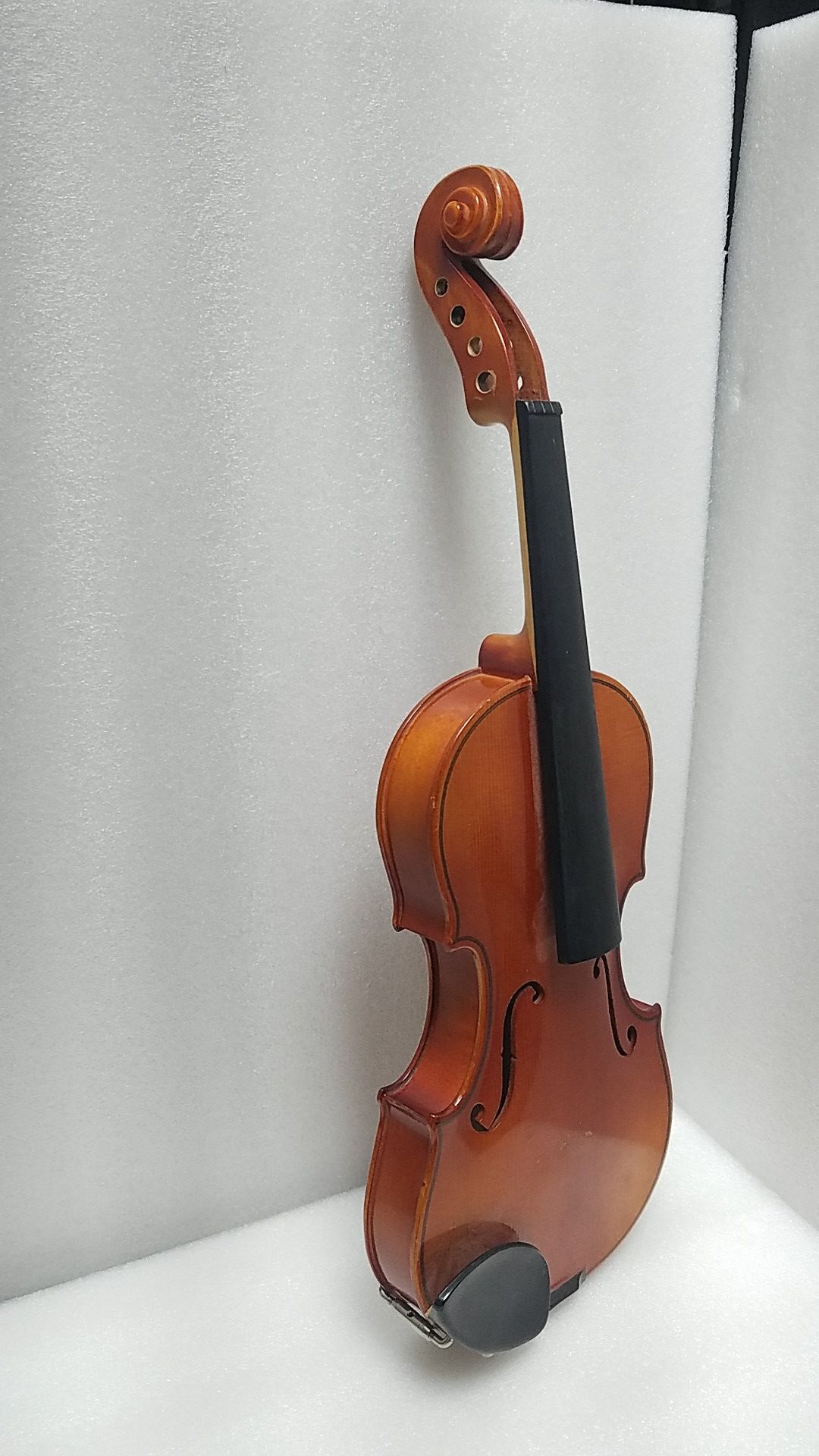 SUZUKI 1/10 size child Violin for parts or repair.