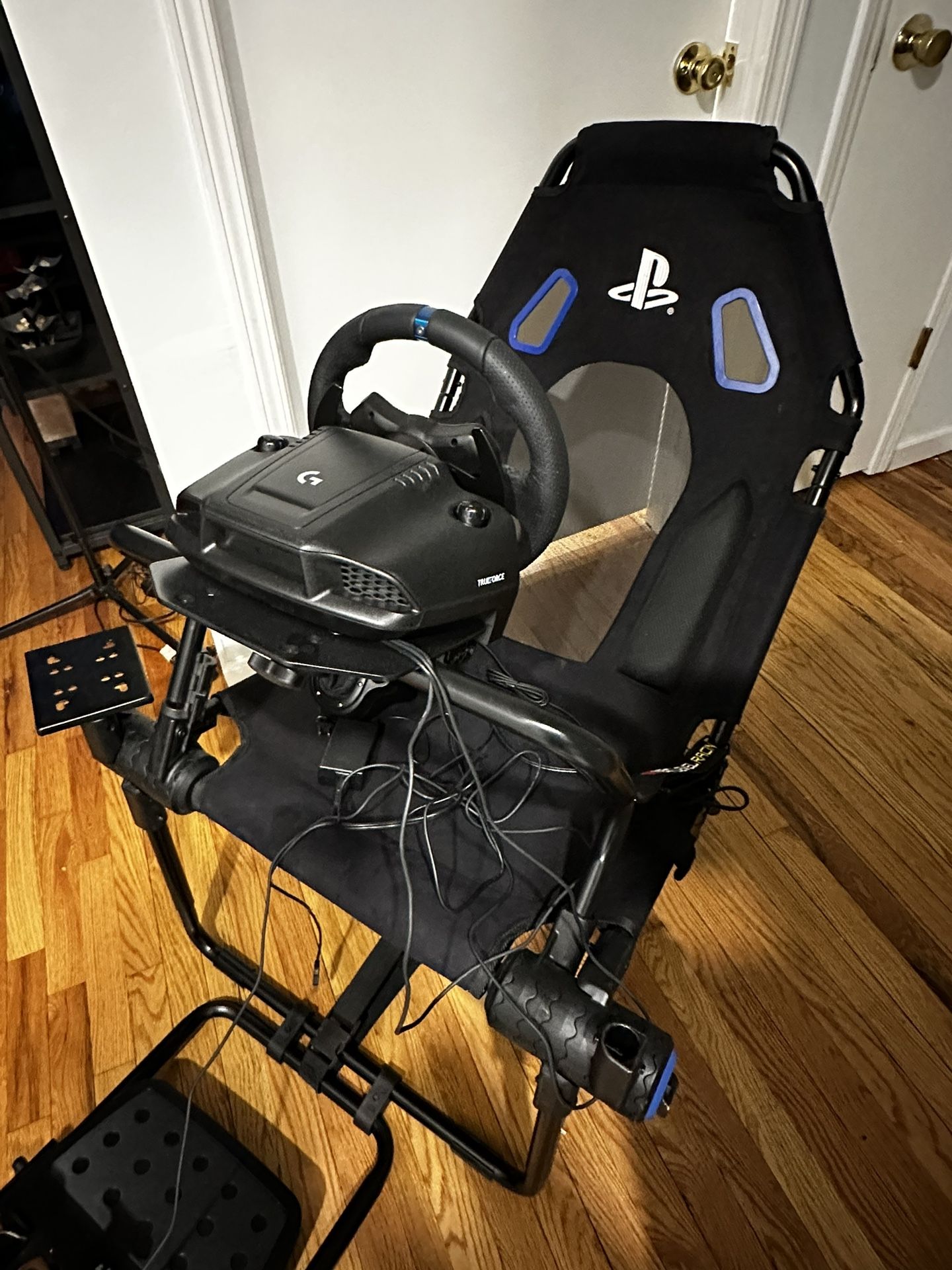 Logitech G29 For PS4 And Pc for Sale in Queens, NY - OfferUp