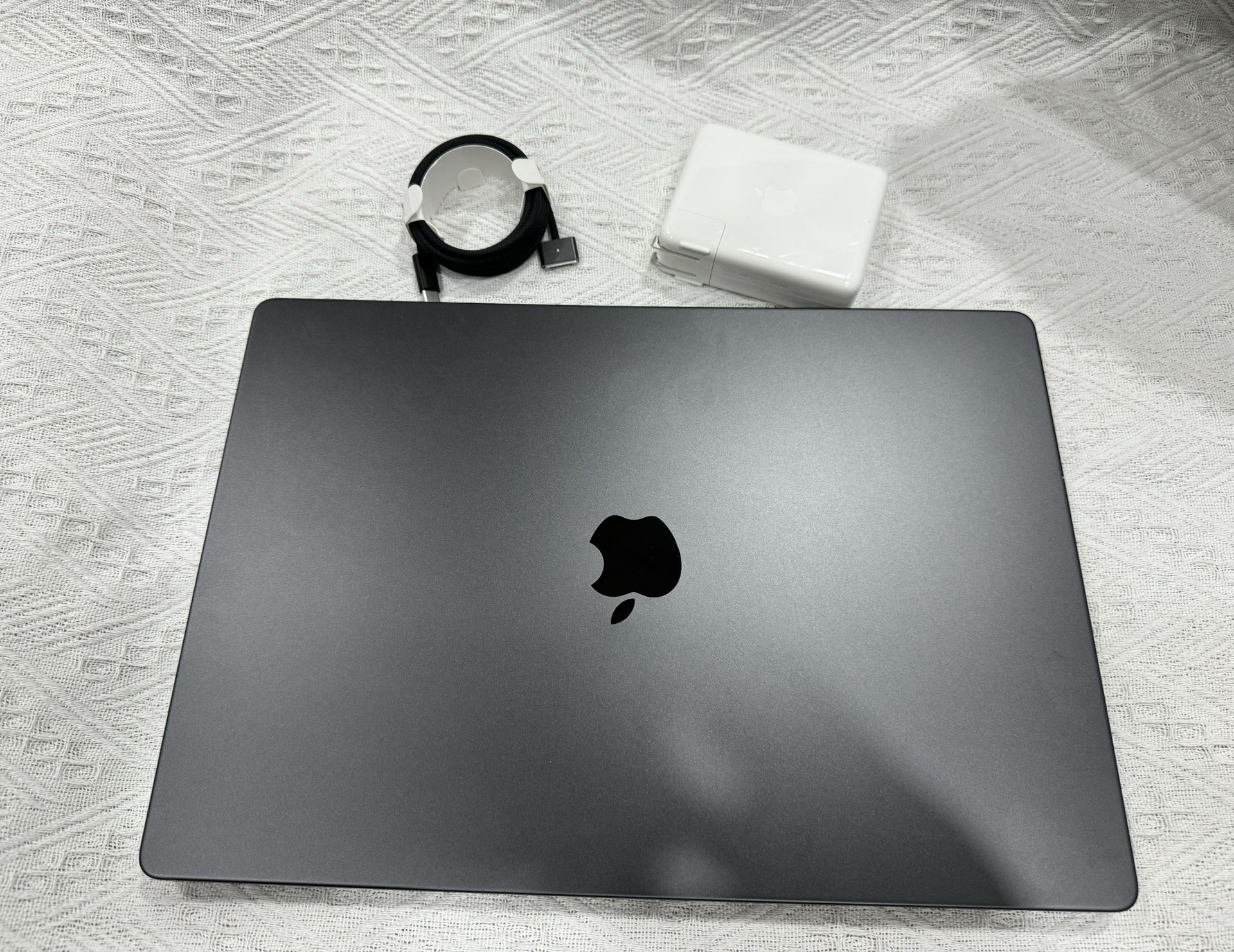 16" M3 Max MacBook Pro 64GB Ram 2TB SSD (Like New) (MDM Bypassed)