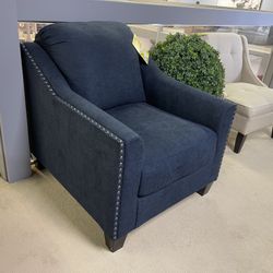 Creeal Heights Ink Blue Chair