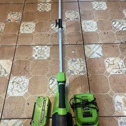 GREENWORKS  40 VOLTS CHARGER  BATTERY AND TOOLS  BRAND NEW.$120