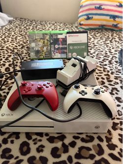Xbox one 2 controllers charging station and all items included