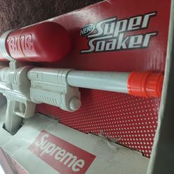 Hasbro Supreme Nerf Super Soaker 