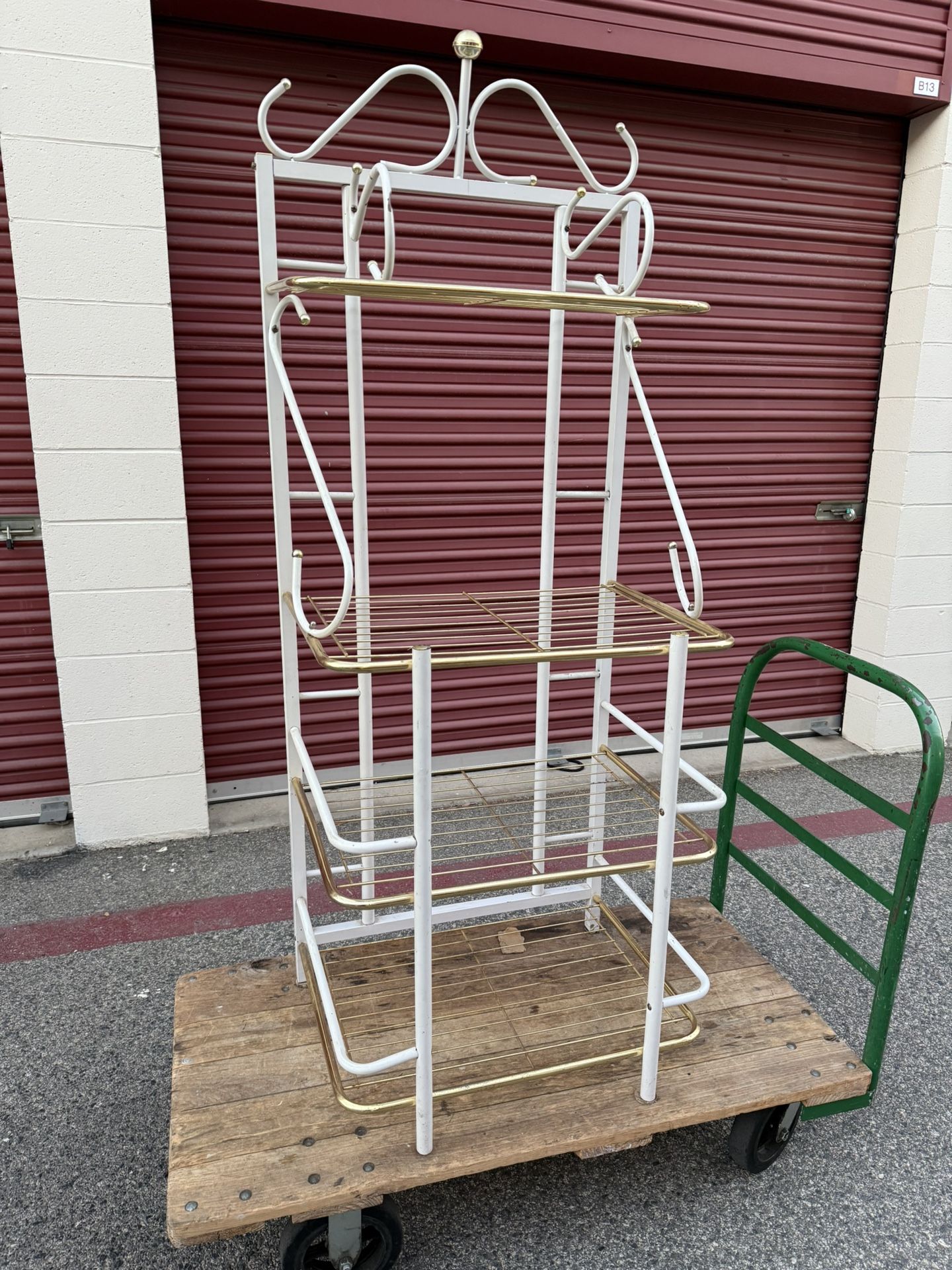 Metalic Rack Shelves