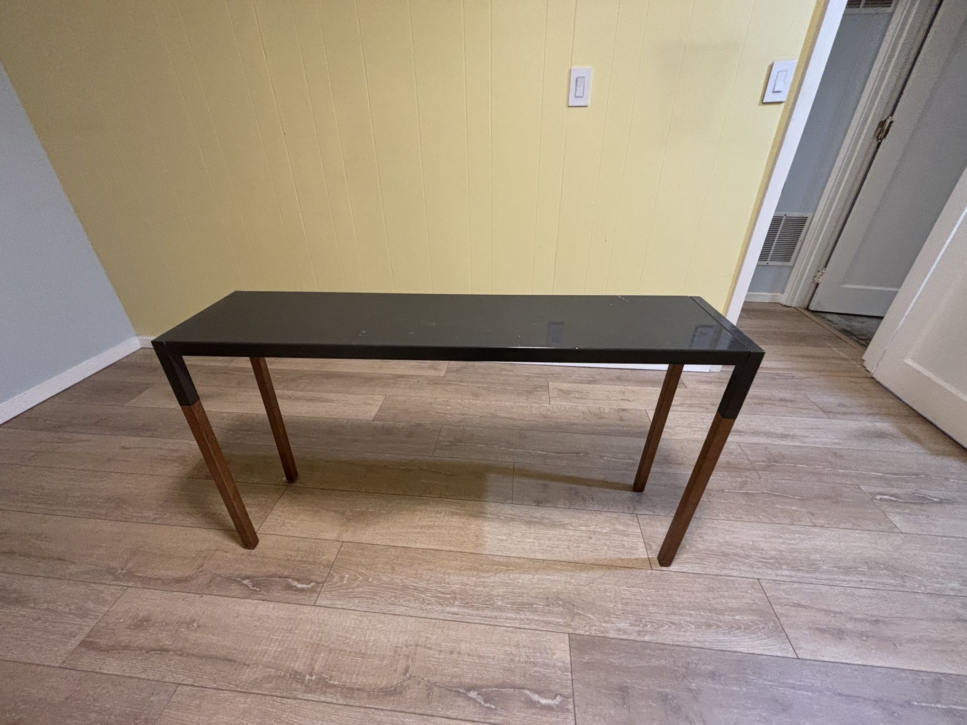 Free Corner Table 48x15