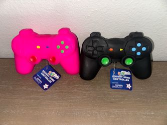 Squishy game controller lot pink and black