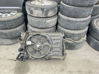 2013-2018 ford Cmax radiator support assembly