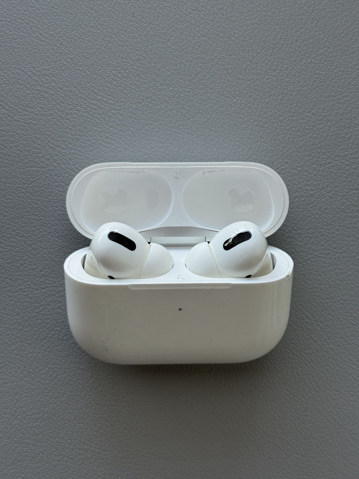 Apple AirPods Pro (1st Gen)