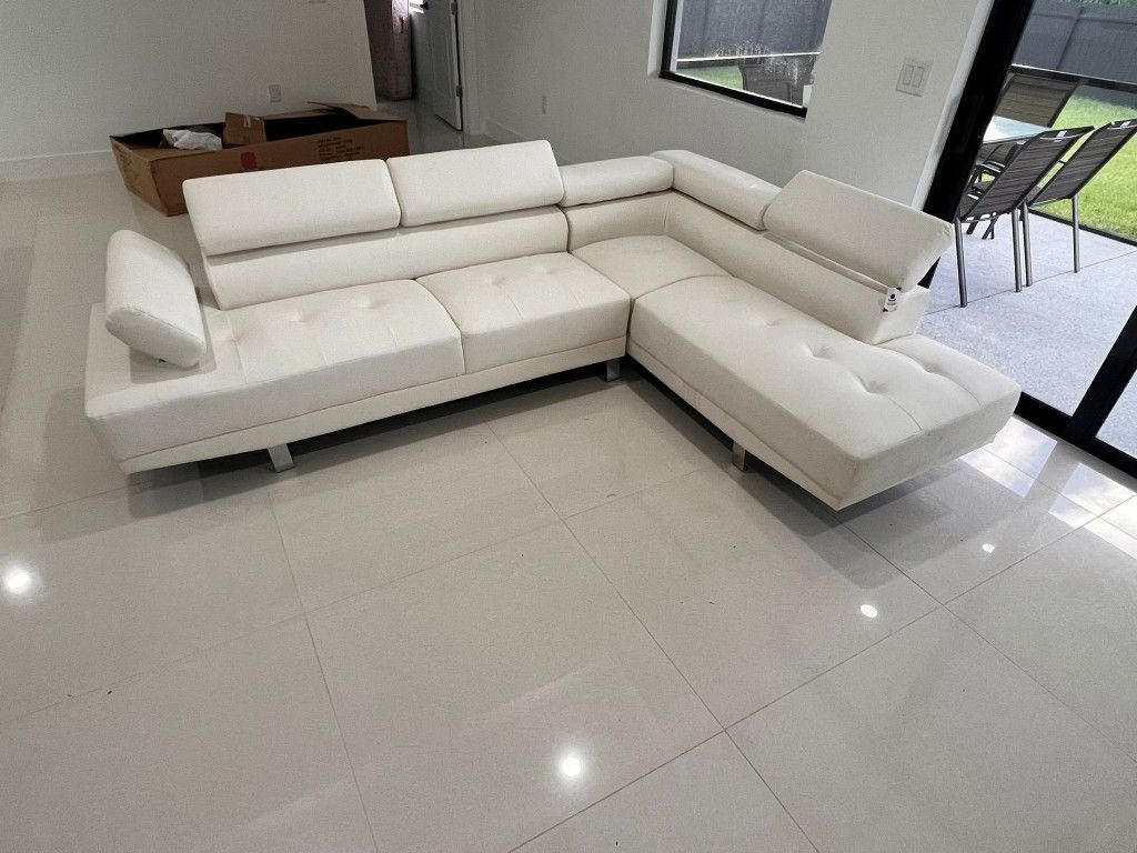 SECTIONAL SOFA