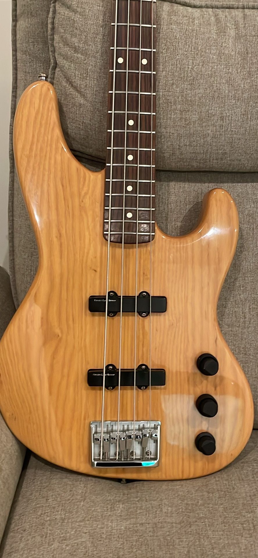 FENDER AMERICAN NATURAL FINISH (PLAYERS GRADE) JAZZ BASS ACTIVE