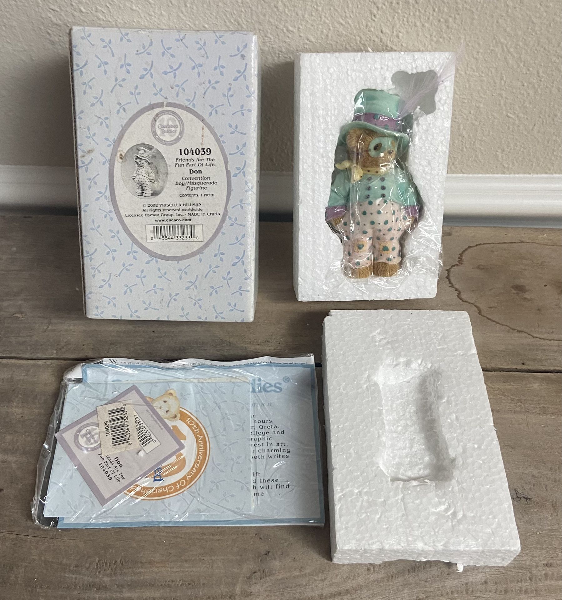 NEW in BOX Cherished Teddies Don Convention xox2002 Masquerade Figurine 104039 Bear just $10 xox