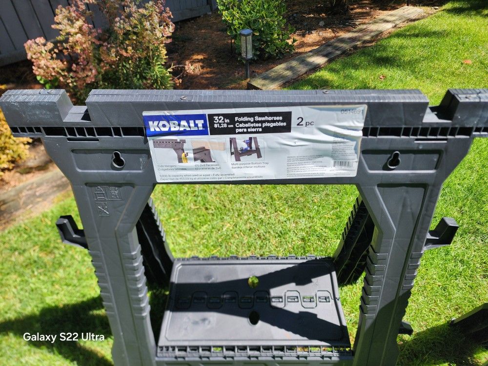 Kobalt 2-pack 32 Inch Folding Sawhorses