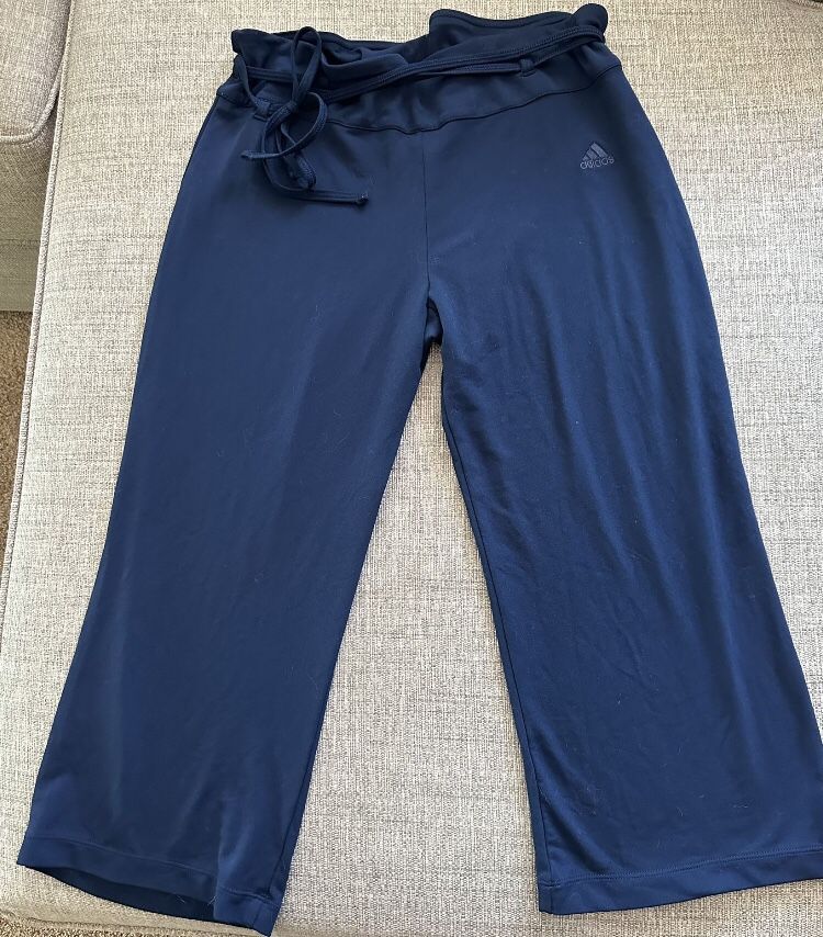 Women’s Adidas Capri Pants L