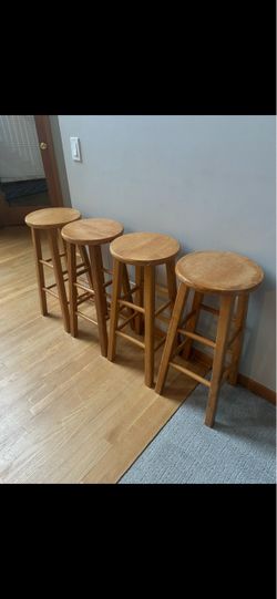 Set of 4 Wooden Bar Stools