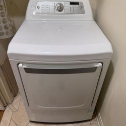 Kenmore Elite Gas Dryer - Excellent Condition