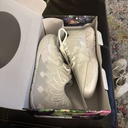 Basketball shoes PUMA