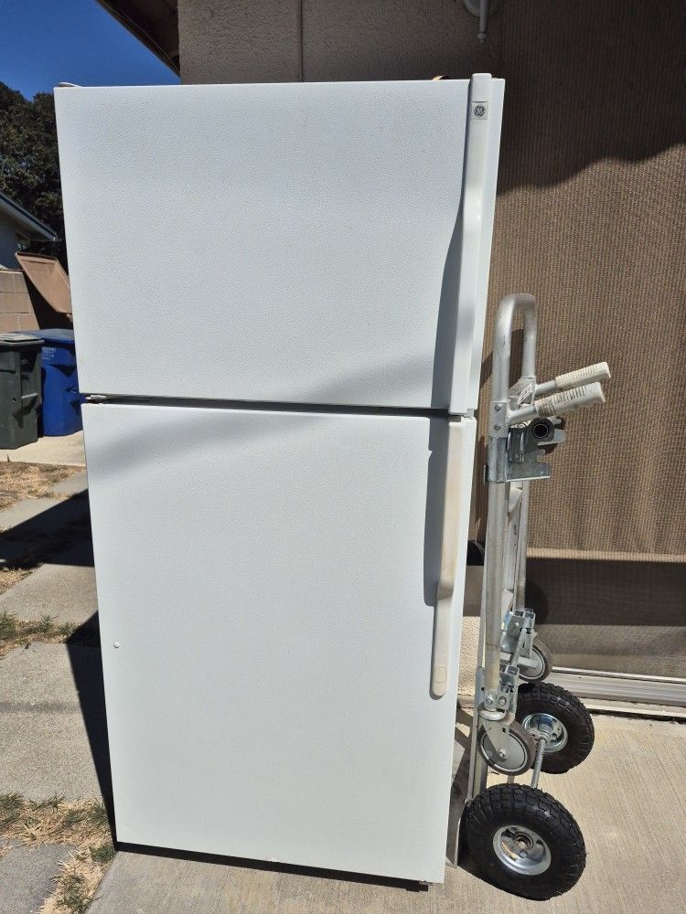 Refrigerator 