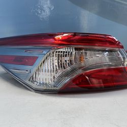 2018-2020 TOYOTA CAMRY LH OUTER TAIL LIGHT 