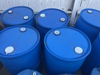 55 Gallon Plastic Drums Close Top $20 Each