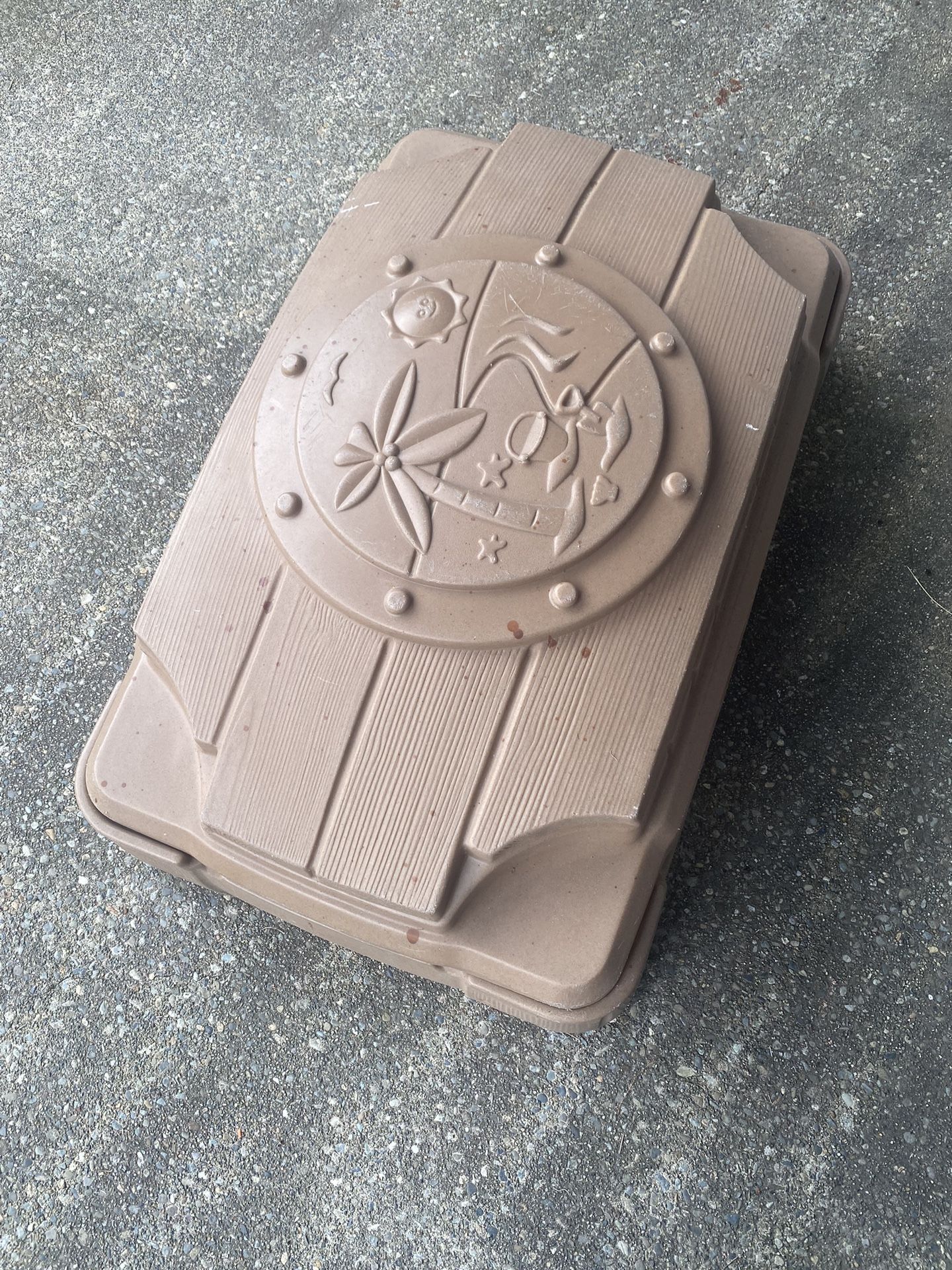 Sand Box With Lid