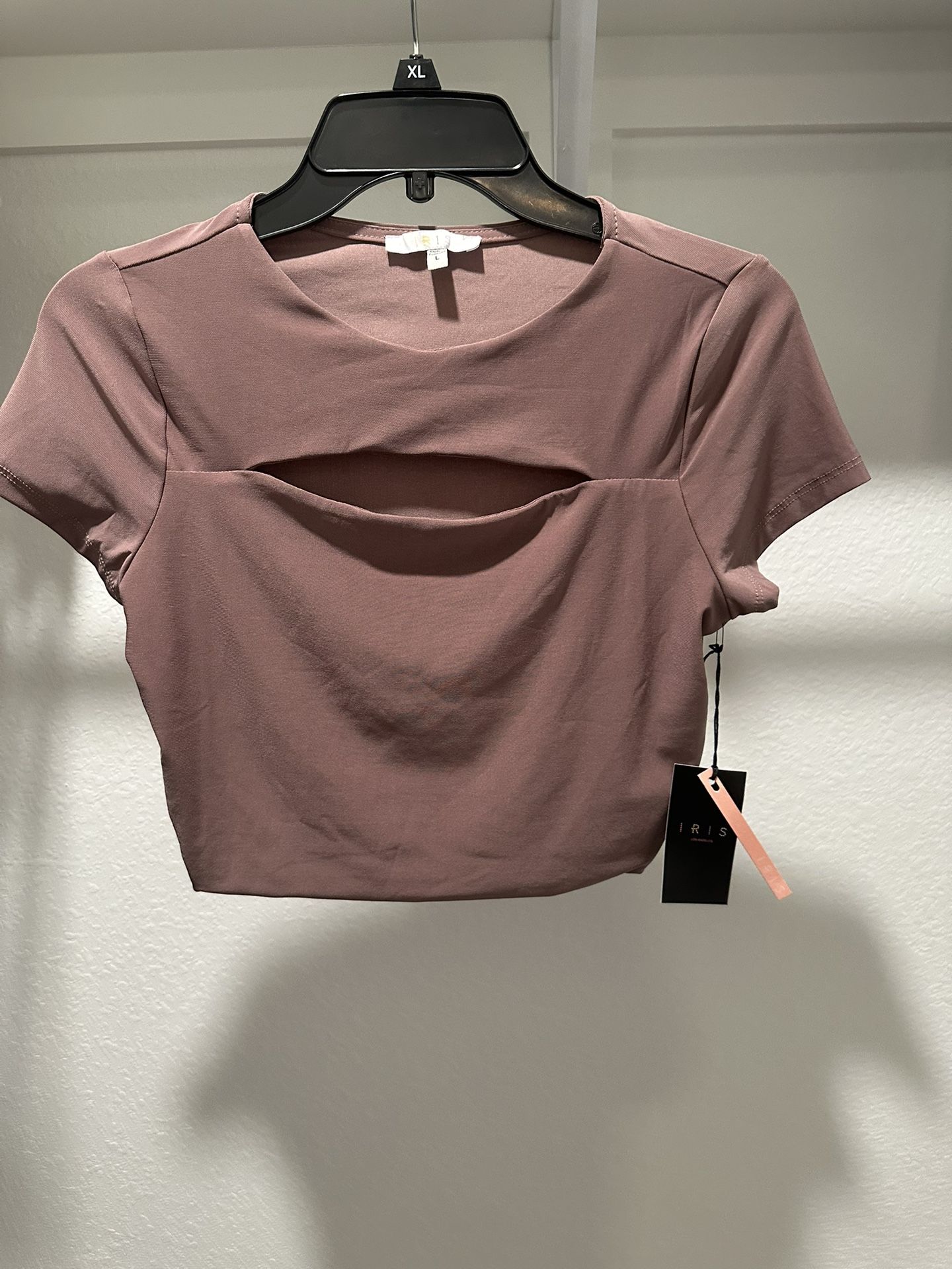 Selling Crop Tops And Corset Tops