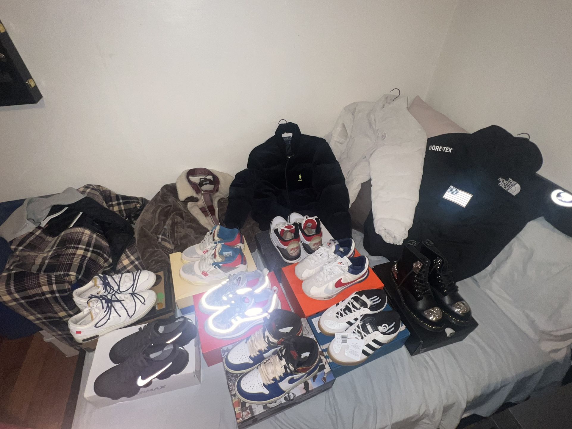 LOT , Supreme The north Face, Supreme Dickies, Jordan Unions, Bad Bunny, Sacai Kith Laight , Palace Ralph Lauren Size 8 Small Medium