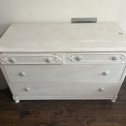 Distress Vintage Dresser 