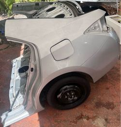 Complete rear end cut of Corolla
