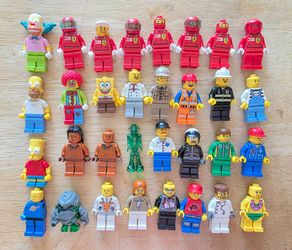 Lego Minifigure Lot of 32 Figures (Spongebob, Simpsons, Ferrari and More)
