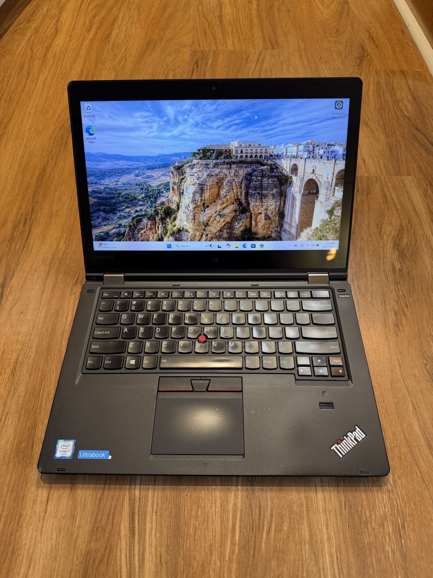 Lenovo Yoga 460 core i7 6th gen 8GB Ram 256GB SSD Windows 11 Pro 15” HD Touch Screen Laptop with Stylus & charger in Excellent Working condition!!!!! 