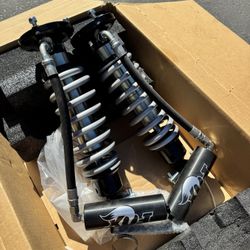Brand new Front Fox 2.5 Factory Series Coilovers w/ Reservoir Shocks 883-02-121 For Chevy Silverado