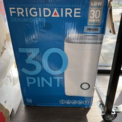 30 PINT Dehumidifier Frigidaire 
